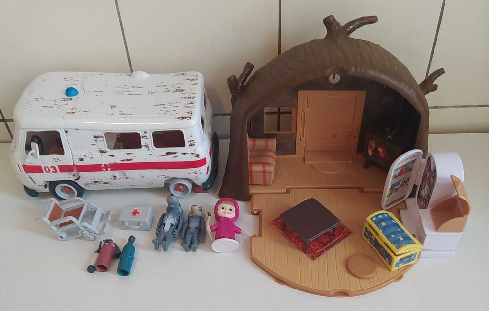 Masza Karetka Pogotowia + Domek