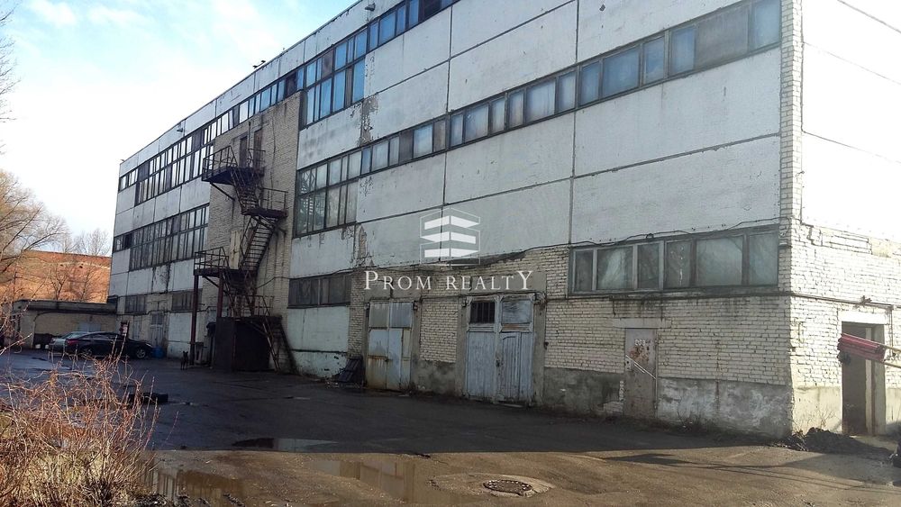 Промисловий комплекс, земля у власності 2,98 га