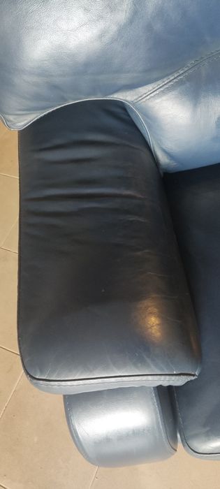 Sofás em couro genuíno 2+2 + puff