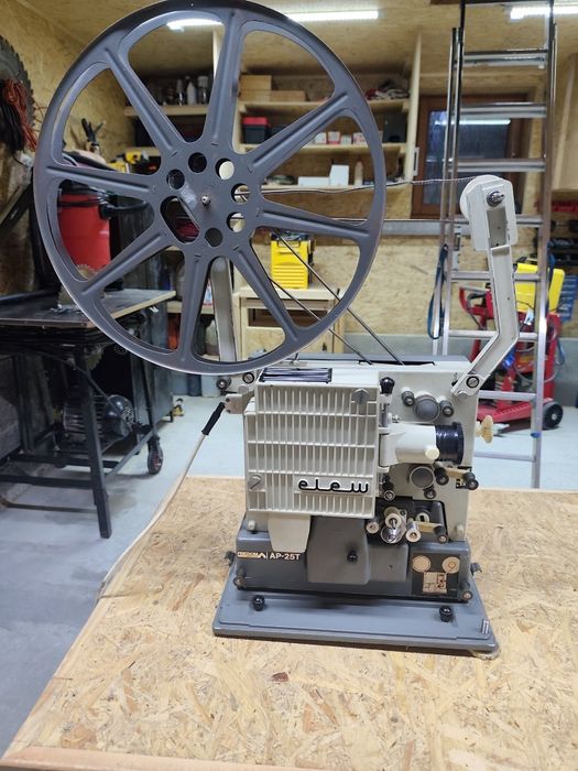 Projektor elew ap-25t 16 mm.