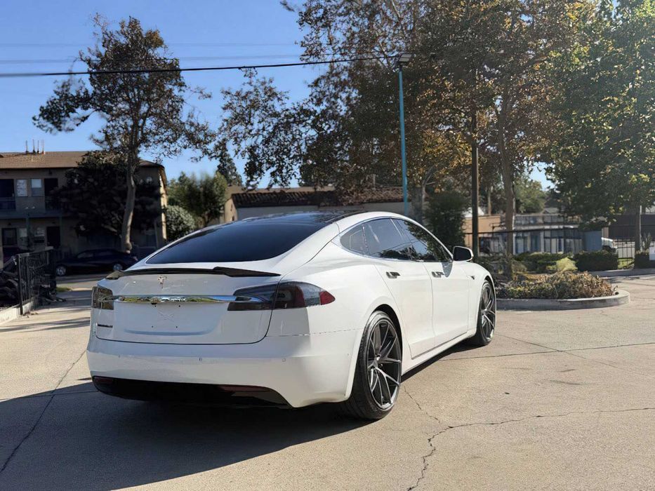 Tesla Model S 75D      2016
