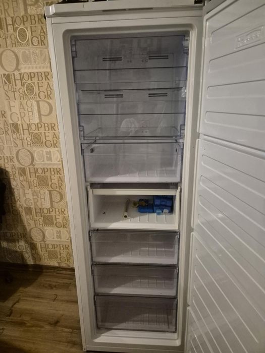 Морозильна камера Beko
