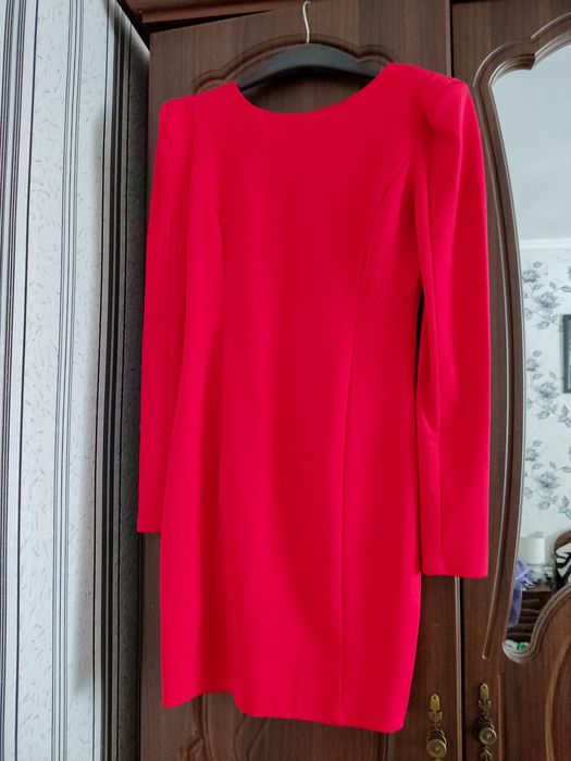 Сукня червона жіноча