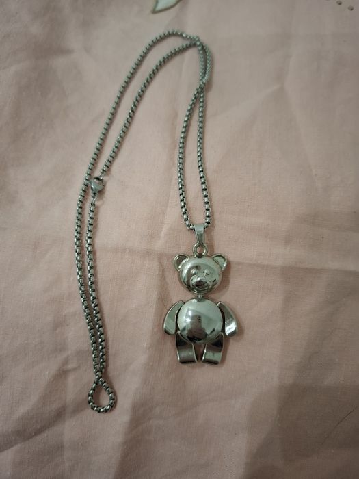 Colar / Cordão Teddy prateado em Aço 
Novo