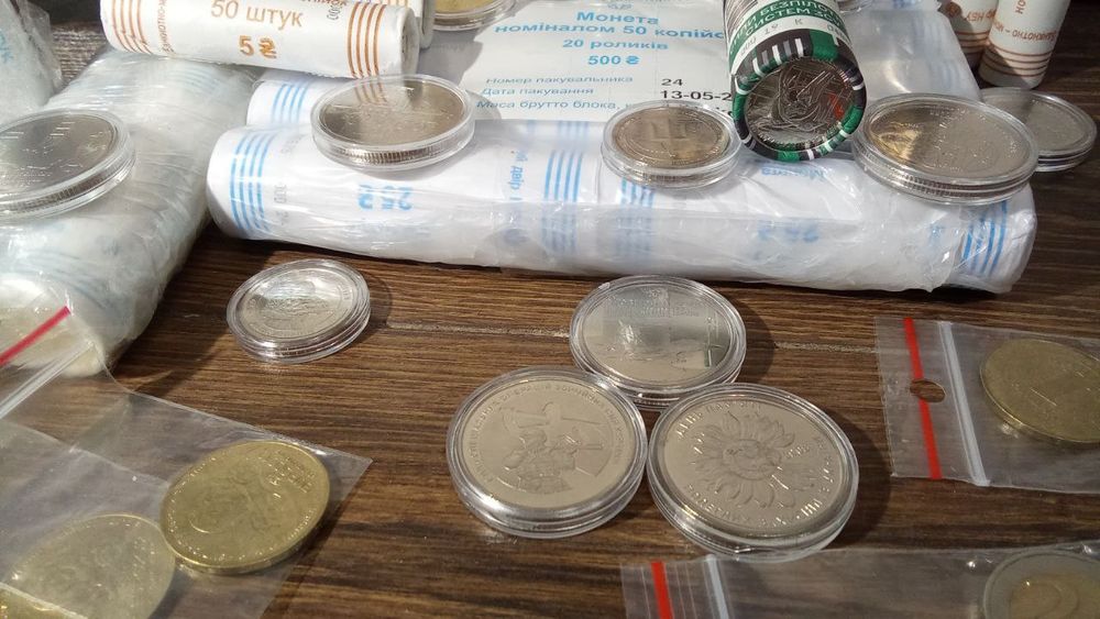 Монети НБУ у капсулах ролах блістерах