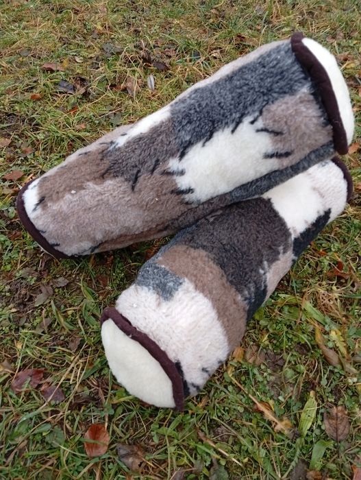 Подушка-валік  з овчини