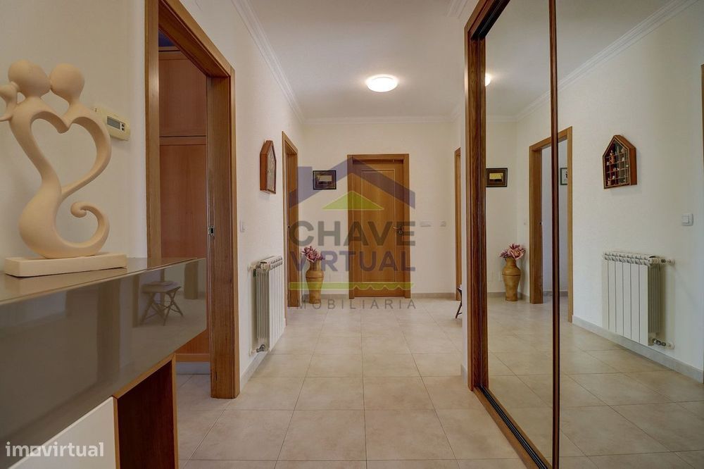 Apartamento T3 com Garagem e Arrecadação - Centro Lourinhã