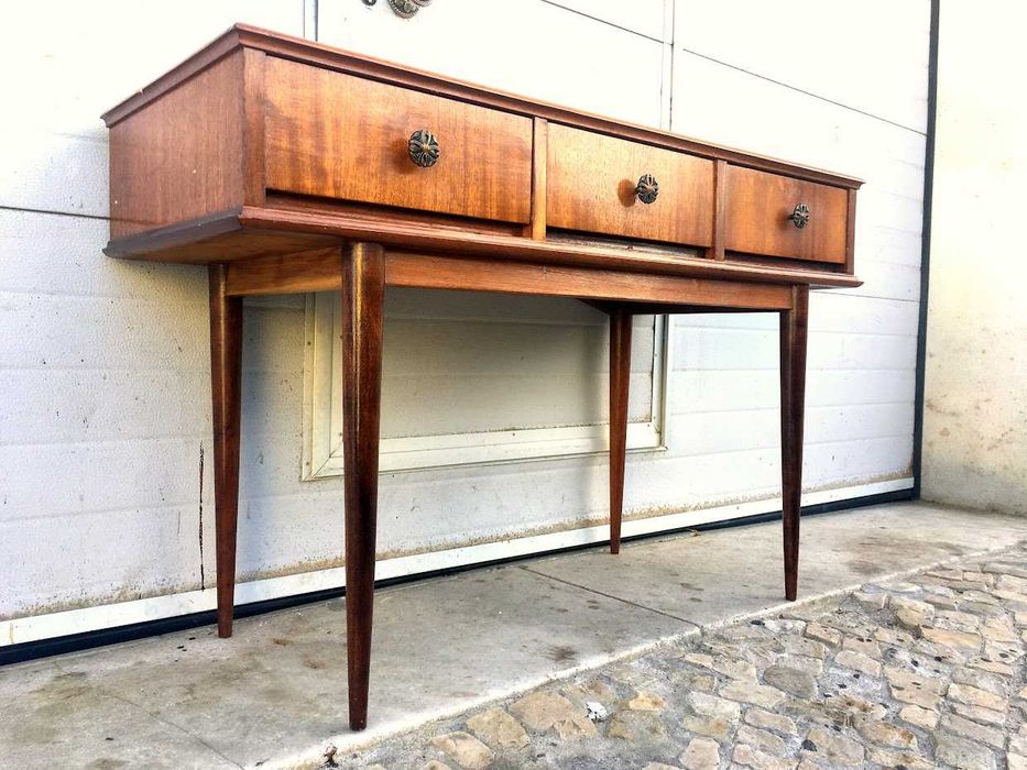 Consola olaio vintage + 114comp X 46prof X 72alt.