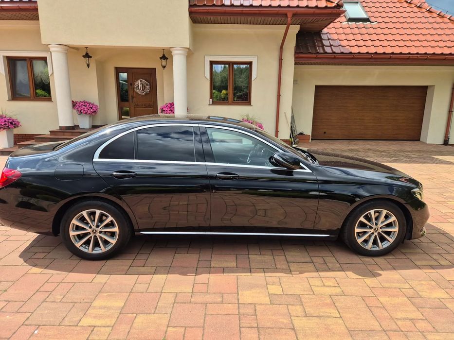 Mercedes-Benz Klasa E MERCEDES-BENZ Klasa E w213 220 d 4-Matic 9G-T 2017 Pierwszy właściciel