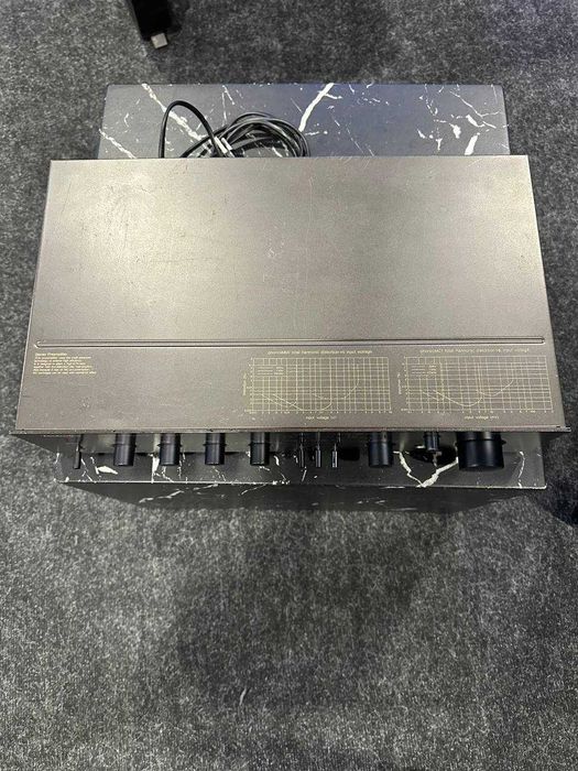 Попередній підсилювач Technics SU-9011