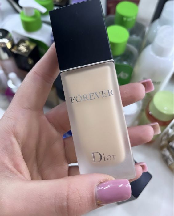 Тональна основа Dior,новий