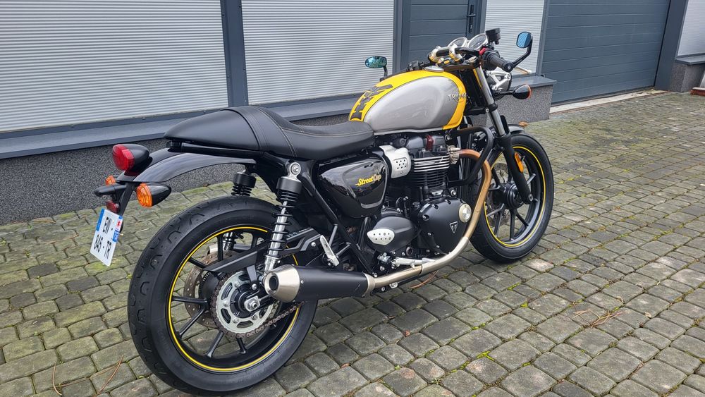Triumph Street Cup 900 Bonneville Twin
