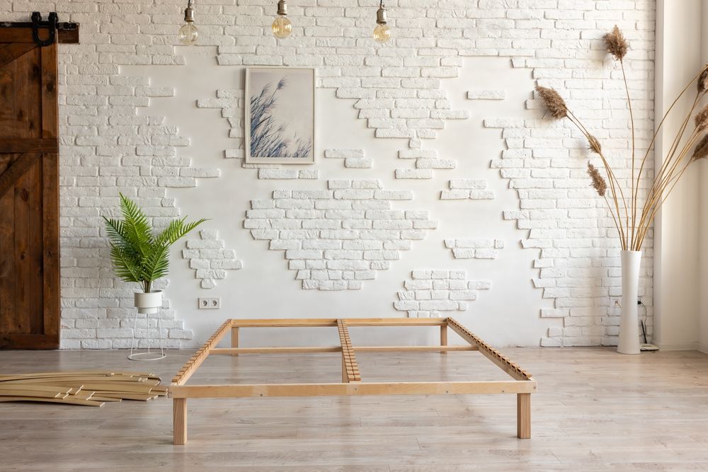 Дерев'яний каркас ,ліжко