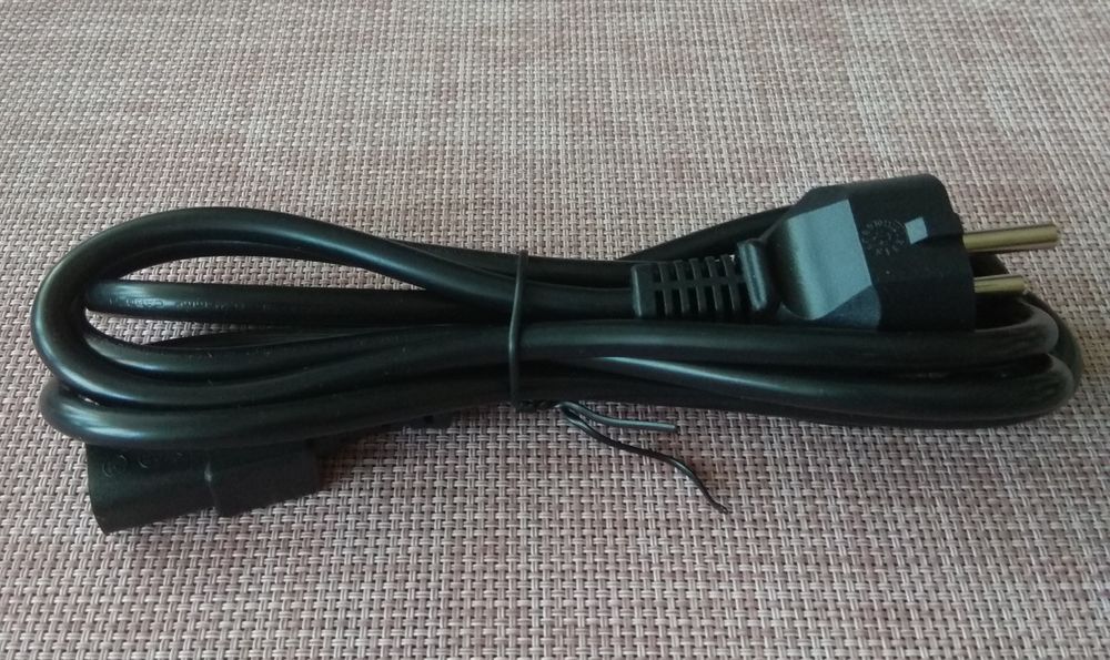 Кабель компьютерный сетевой