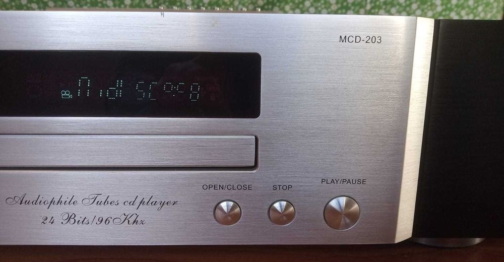 Leitor de CD Advance Acoustic MCD 203 (Avariado)