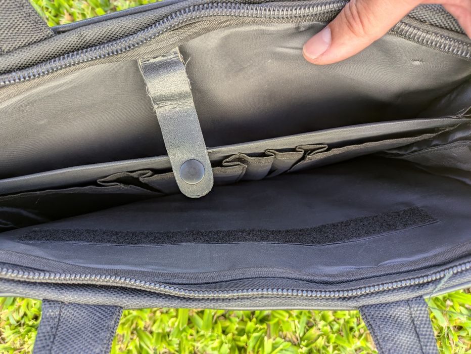 Vendo mala preta em tecido