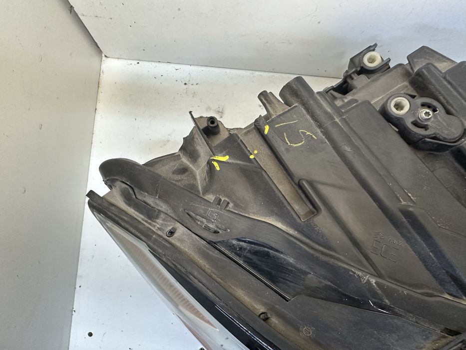 Правая фара Volkswagen Jetta mk7 Led USA 17A941036C