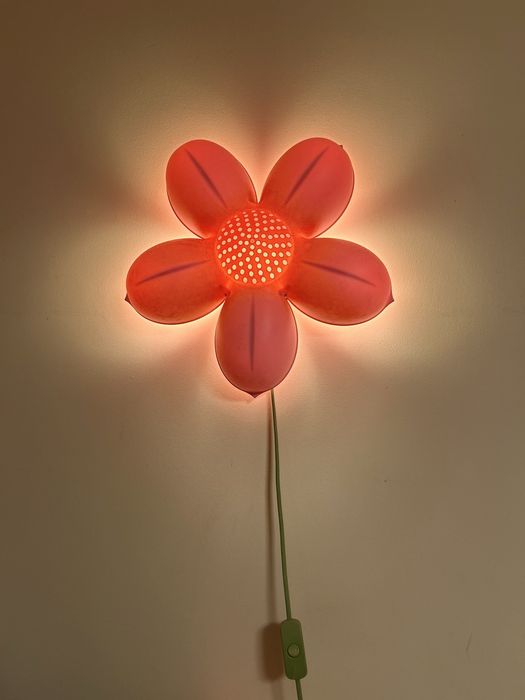 Lampka naścienna kwiatek różowy