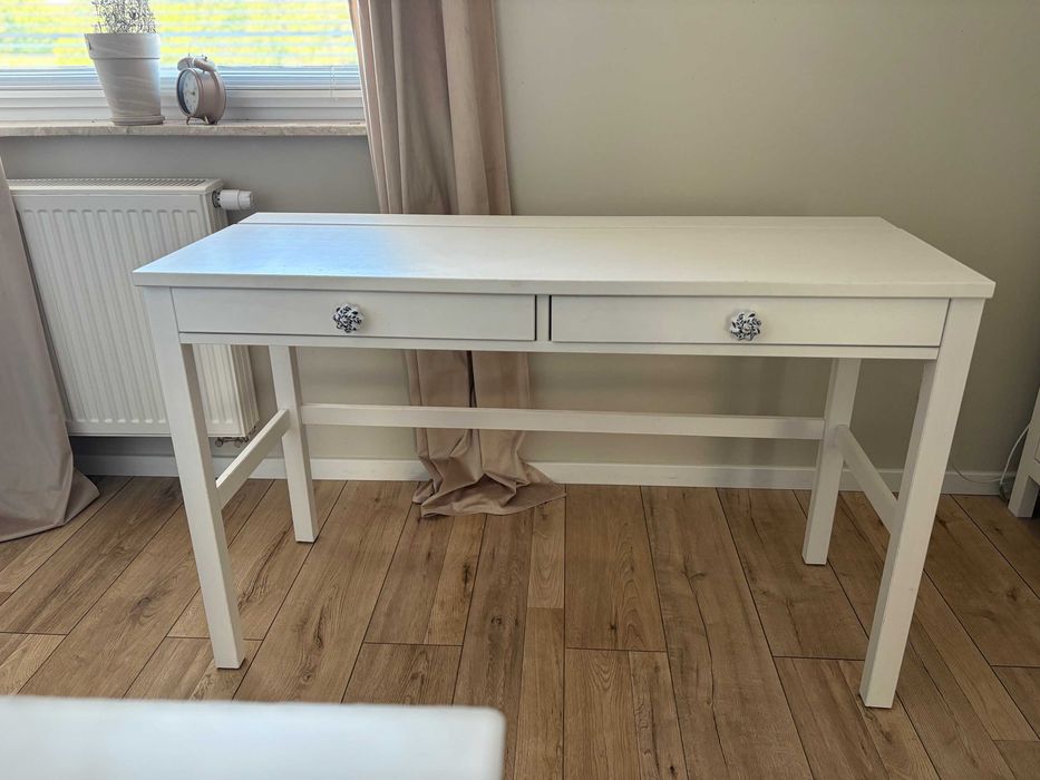 Biurko IKEA HEMNES 120x47 cm białe – 2 szuflady, lite drewno