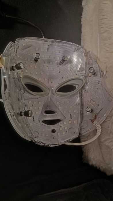 Sprzedam maskę LED z elektrostymulacja