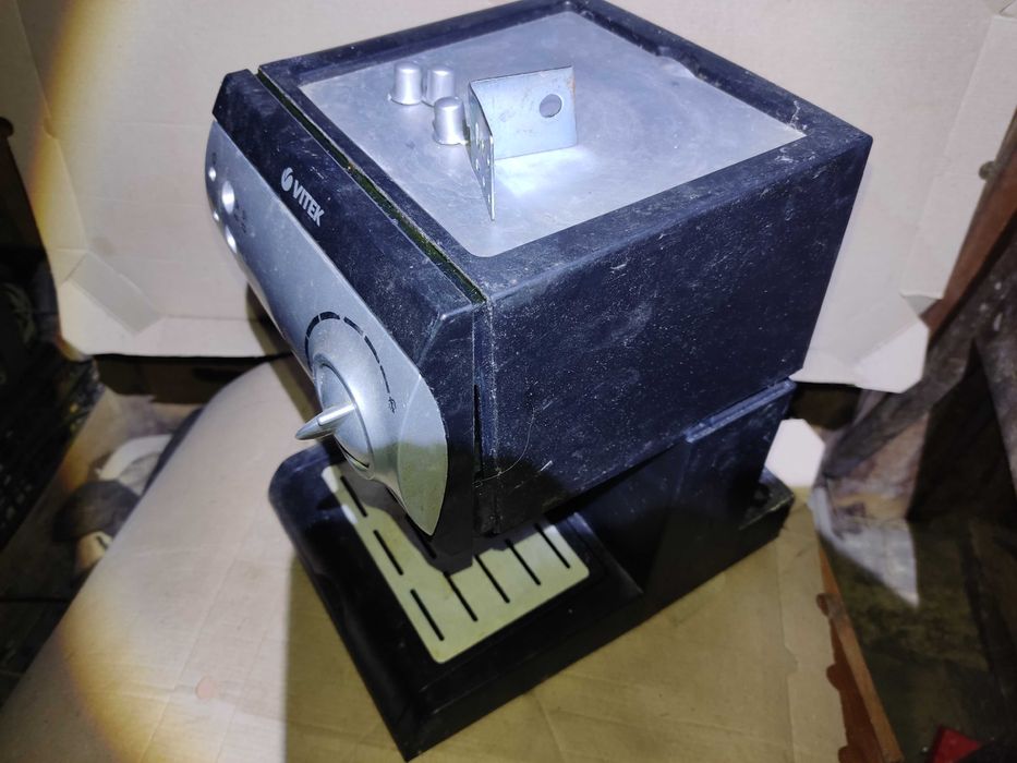 Кофеварка Vitek VT-1511 рожковая сам корпус комплект