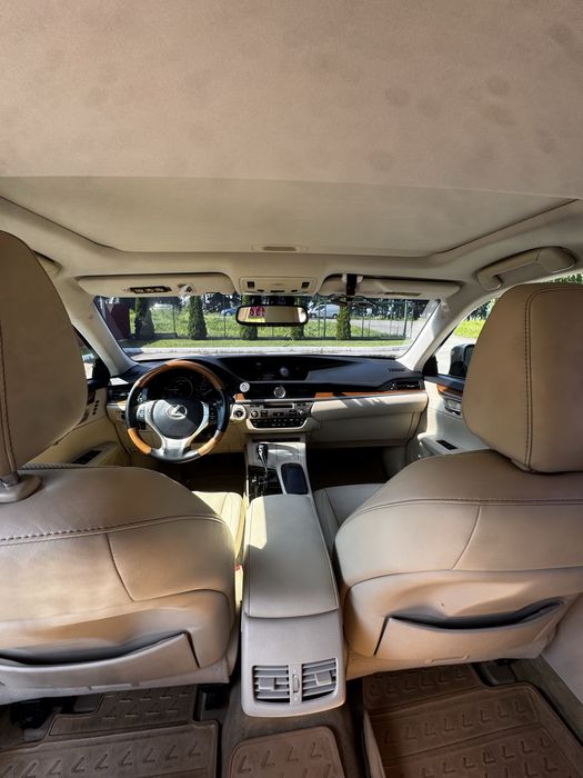 Продам  Lexus ES 300 H