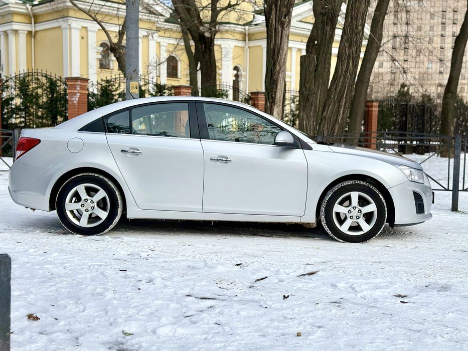 Продам идеальный Cruze от 1 хозяина не крашеная