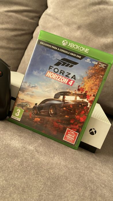 Xbox One 500 GB + 4 Jogos