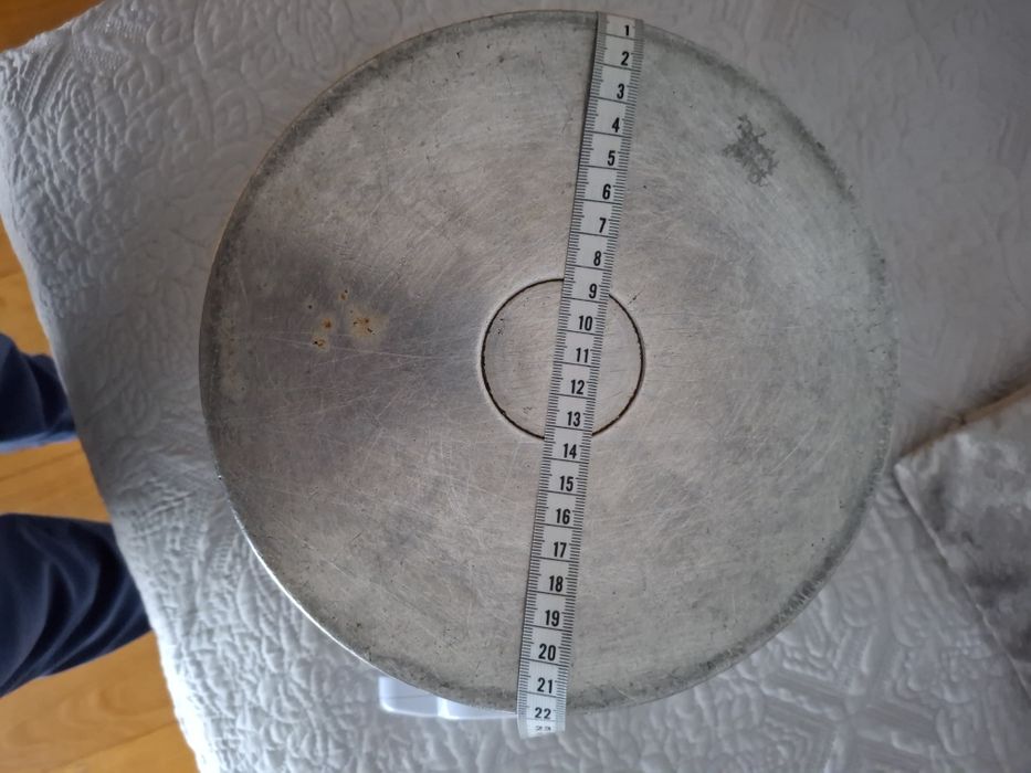 Tacho em inox e panela em ferro