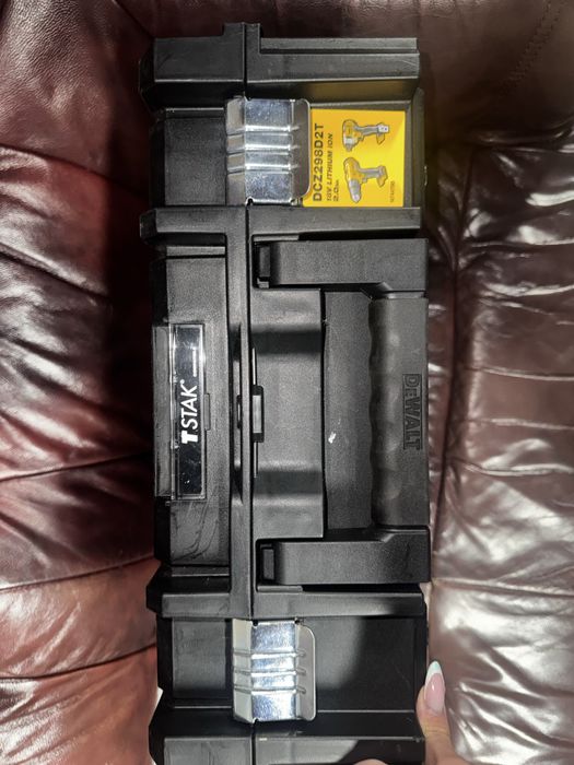 skrzynia narzedziowa dewalt