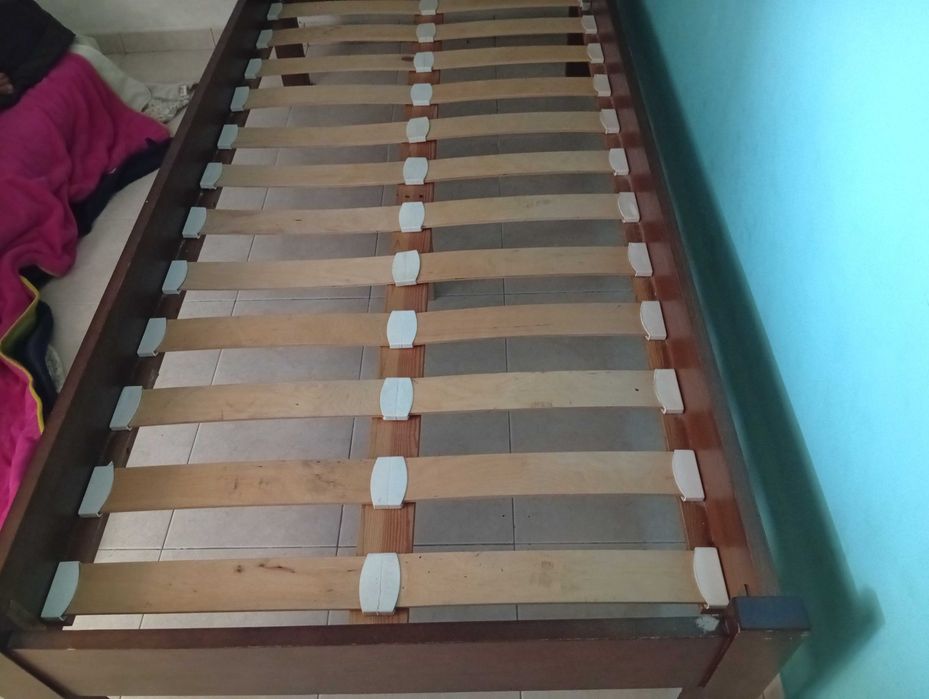 Cama de Solteiro em Madeira com Estrado de Ripas – 200x90