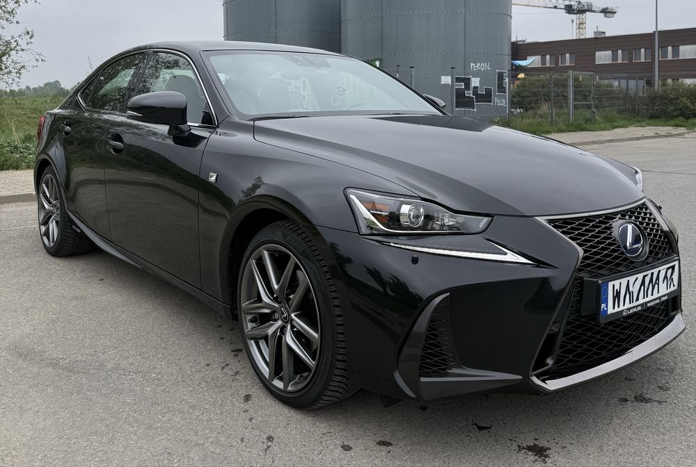 Lexus IS