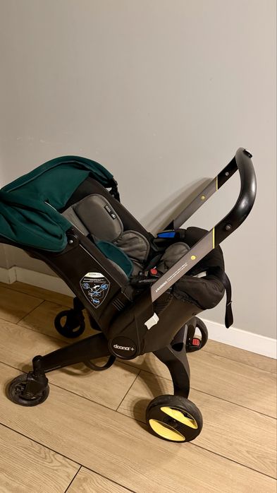 Продам автокрісло Doona+ та база