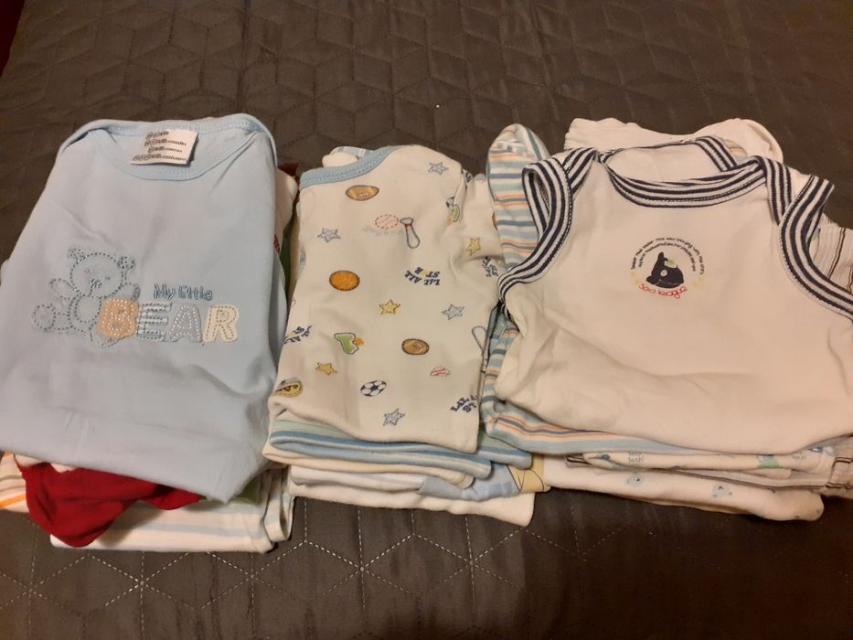 22 szt Body z krótkim rękawem