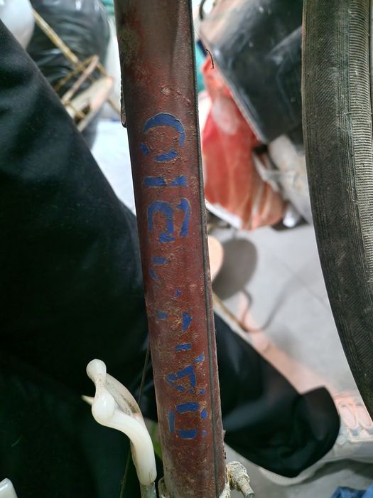 Bicicleta antiga para restauro