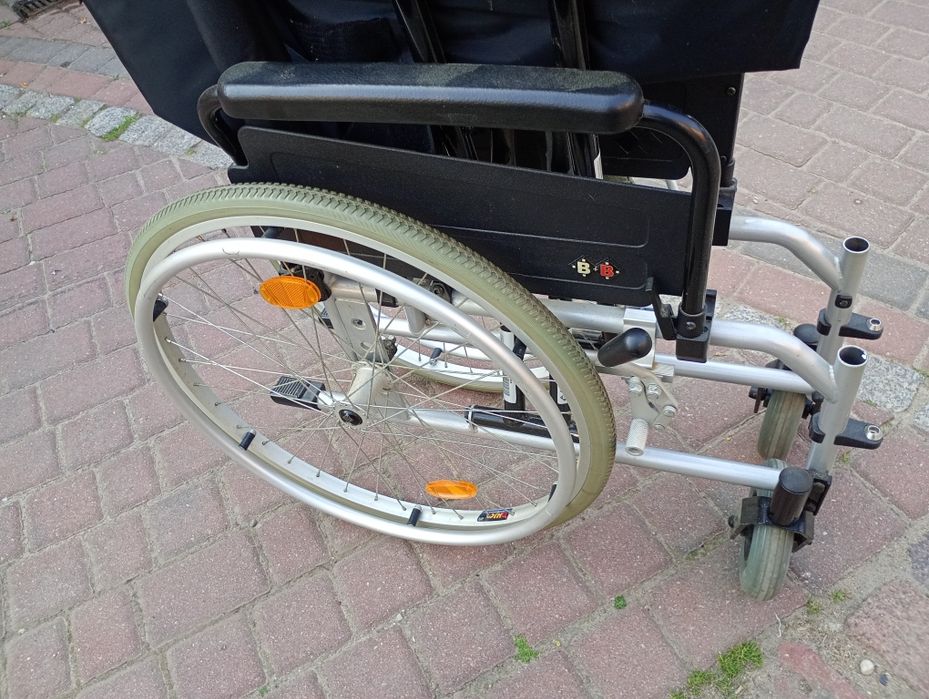 Wózek inwalidzki wzmocniony