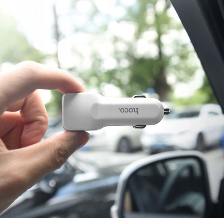 Biała ładowarka samochodowa 2x USB + gratis kabel USB do iPhone