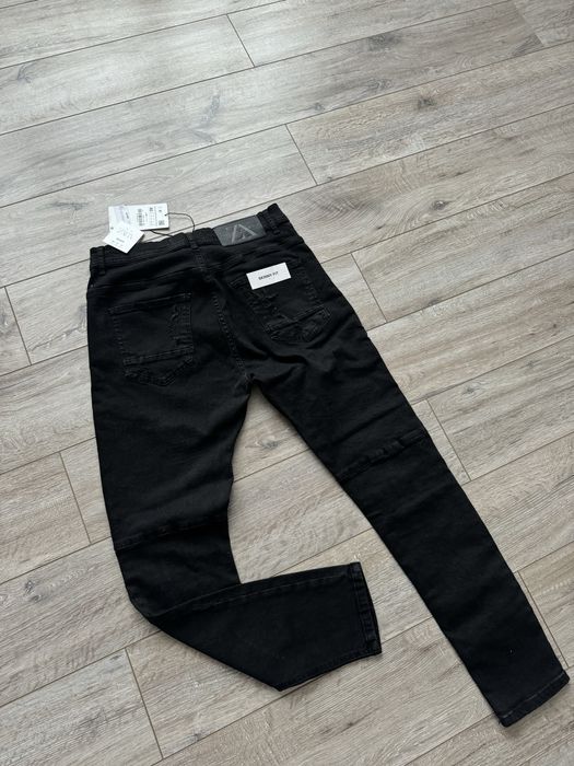 Джинсы черные Zara