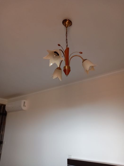 Candeeiros bege de teto