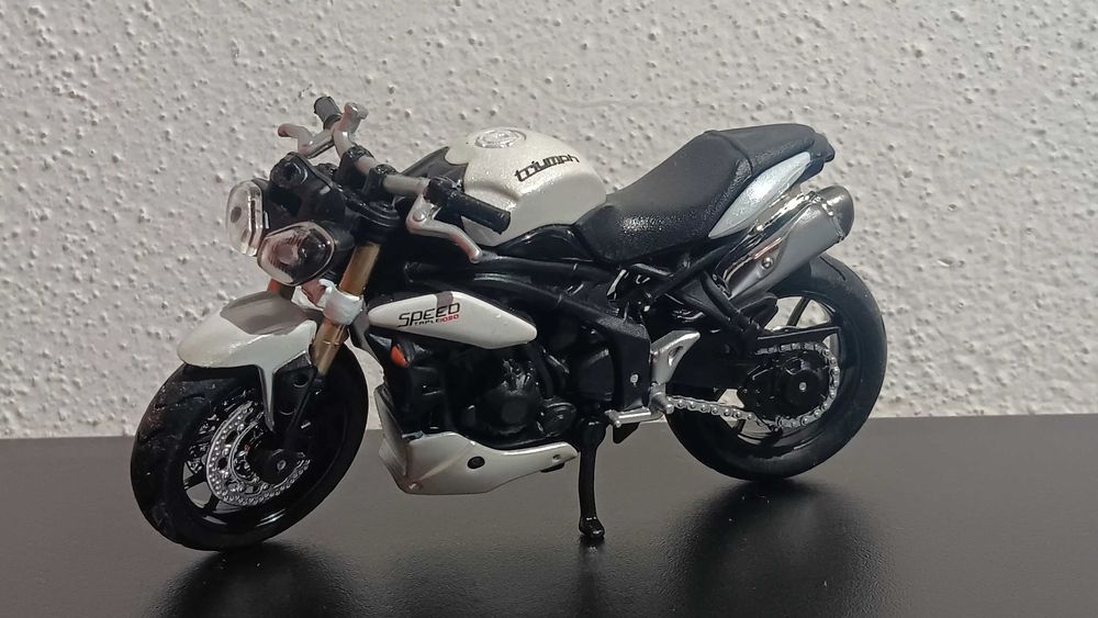 Miniaturas de motos 1/18