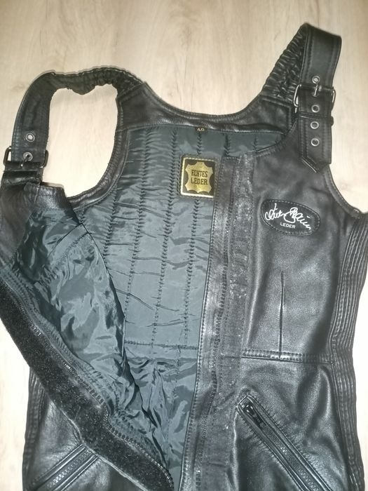 Шкіряний комбінезон, стильний і зручний, розмір 40