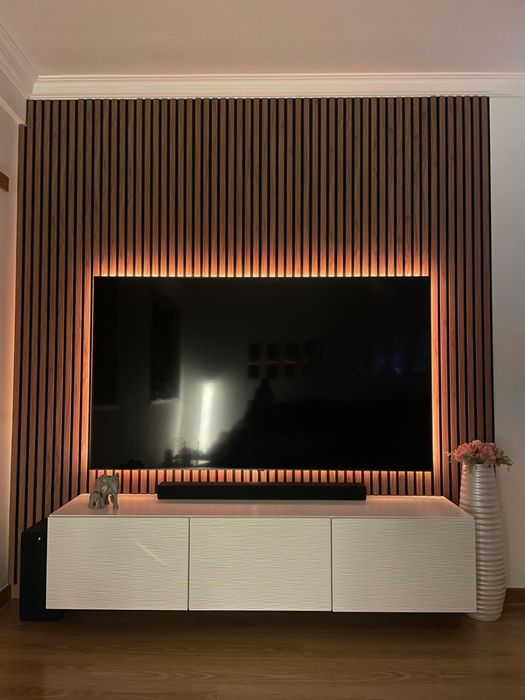 Aplicação de papel de parede e bricolage