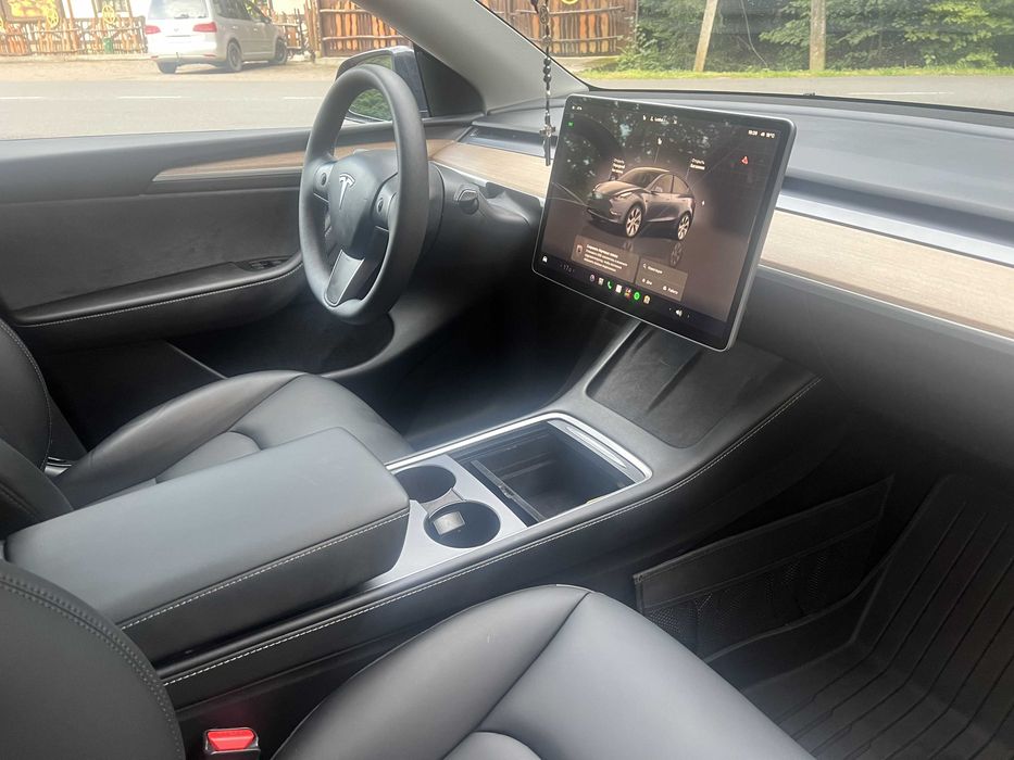 Tesla Model Y 2023р 12місяць