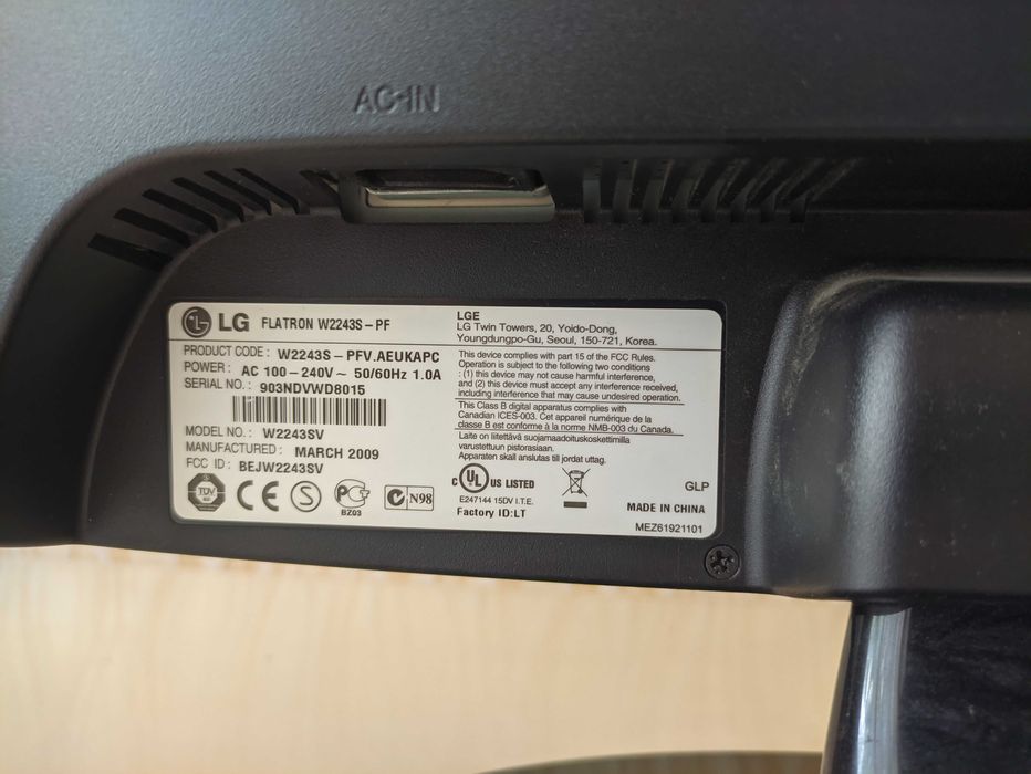 Монітор LG W2243S-PF