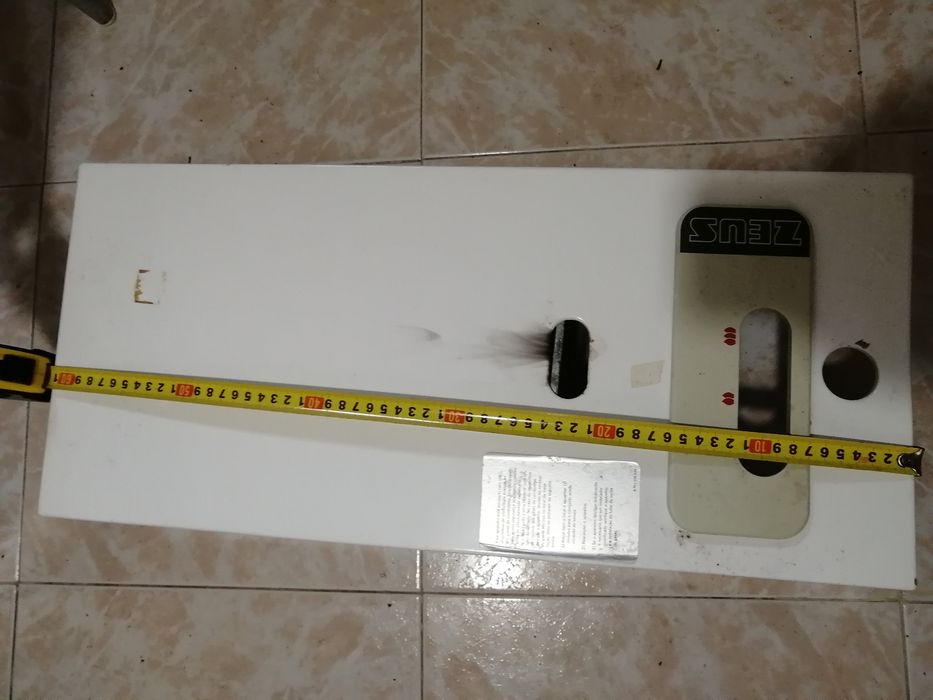 Esquentador VULCANO /ZEUS, de 11lt, para  BOTIJAS com gás butano ou propano. Medidas nas fotos. A funcionar sem problemas