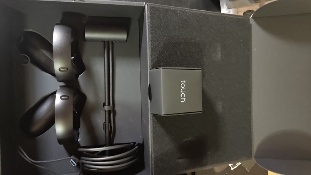 Oculus Rift  + Touch Controllers