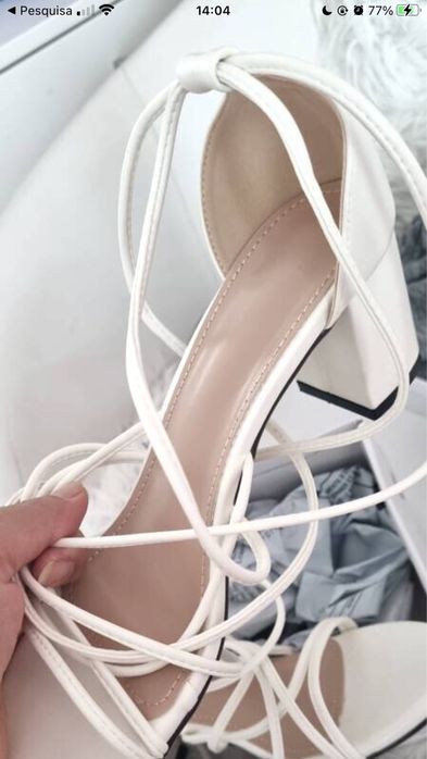 Sandálias brancas salto (n41)