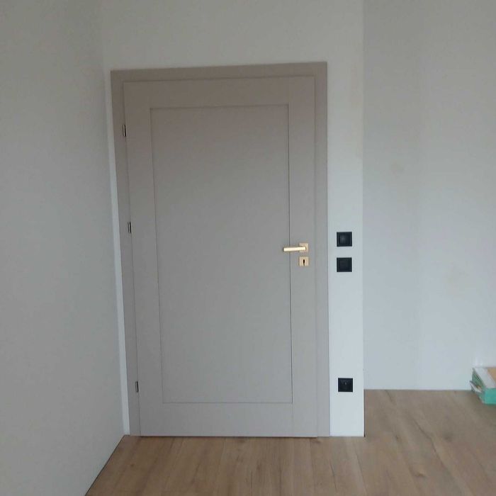 Drzwi wewnętrzne płycinowe na RAMIE DREWNIANEJ