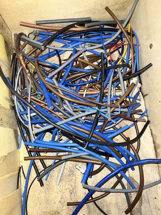 Servicos de recolha de fios eletricos / cobre / latao