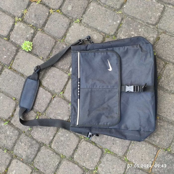 Nike sling bag vintage